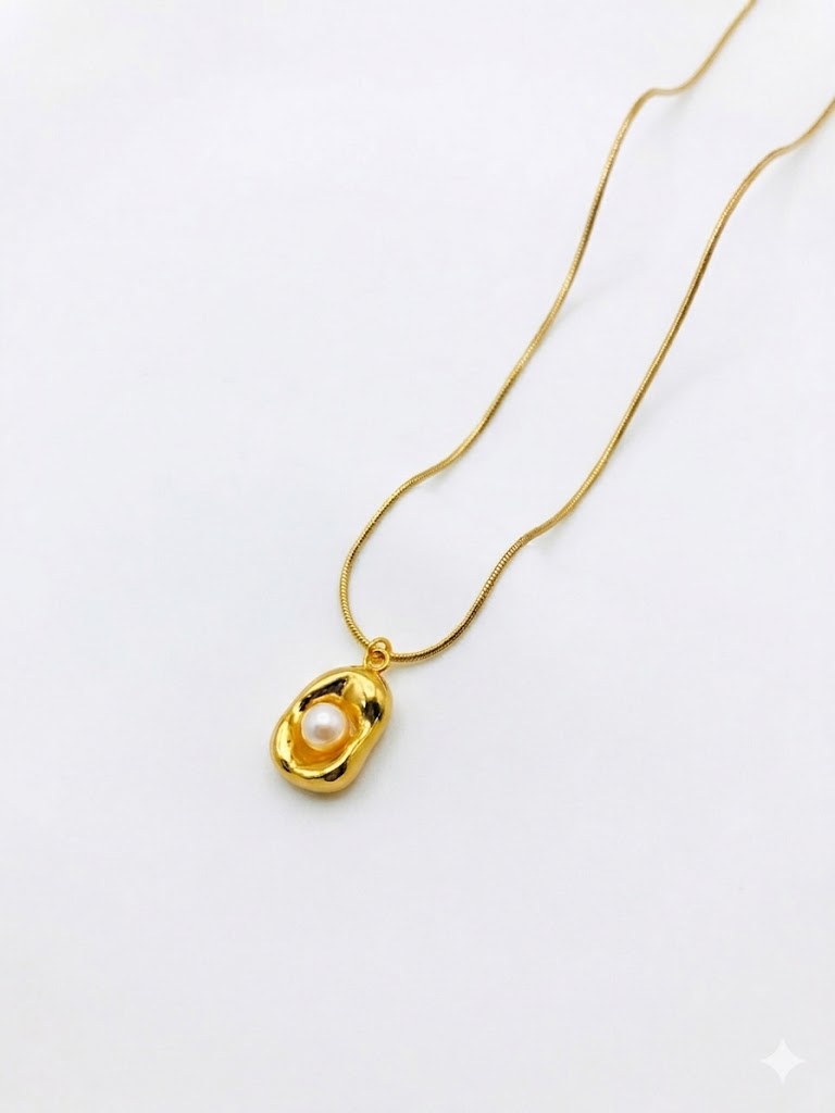 18K Gold Plated Sculptural Pearl Pendant Necklace | Waterproof & Anti-Tarnish (Copy)