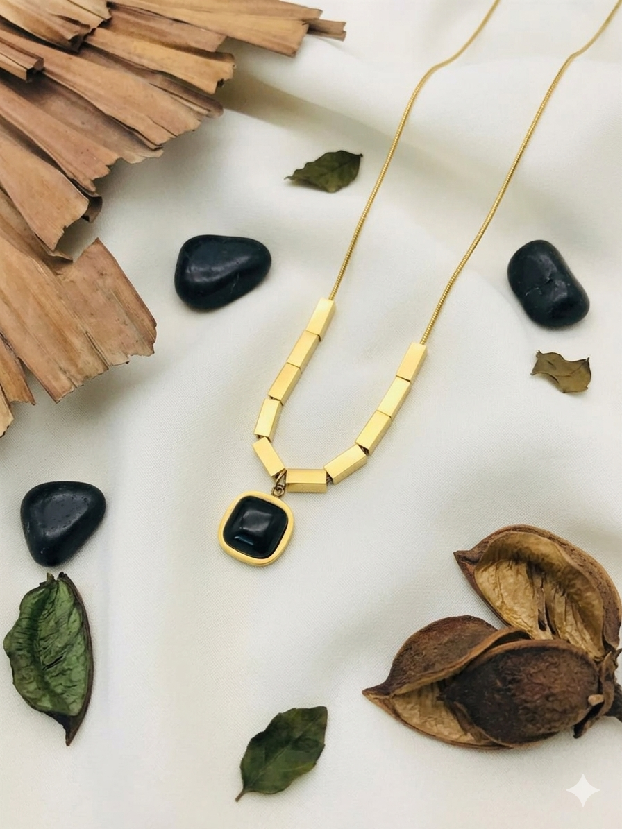 The Axis (Black) Anti-Tarnish Pendant 18k Gold Plated Waterproof & Long Lasting